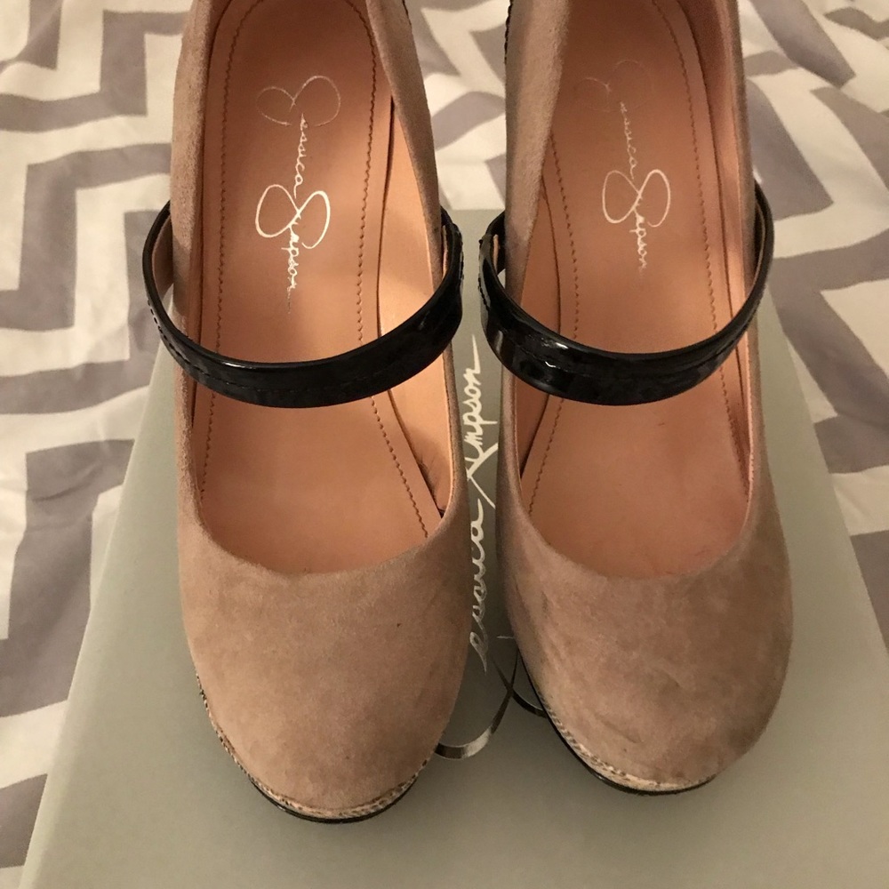Jessica Simpson heel